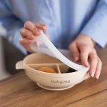 BabyOno: Πιάτο σιλικόνης με 3 θέσεις, καπάκι & βάση με βεντούζα - Μπεζ